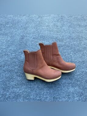 Frye Campus Chelsie Boots